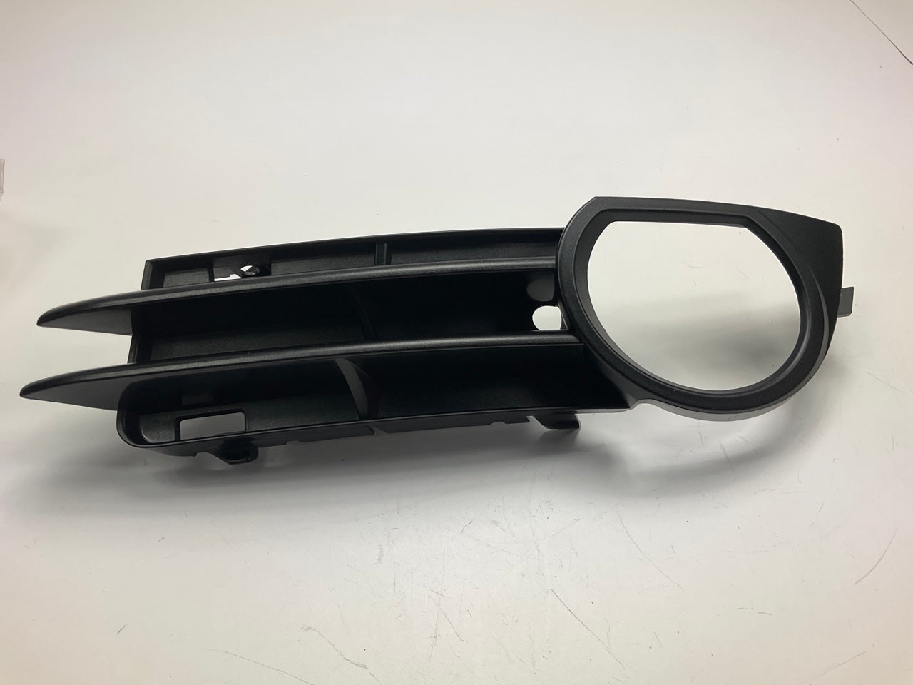 NEW AFTERMARKET Fog Light Driving Lamp Driver Left Side Trim Bezel AU1038103