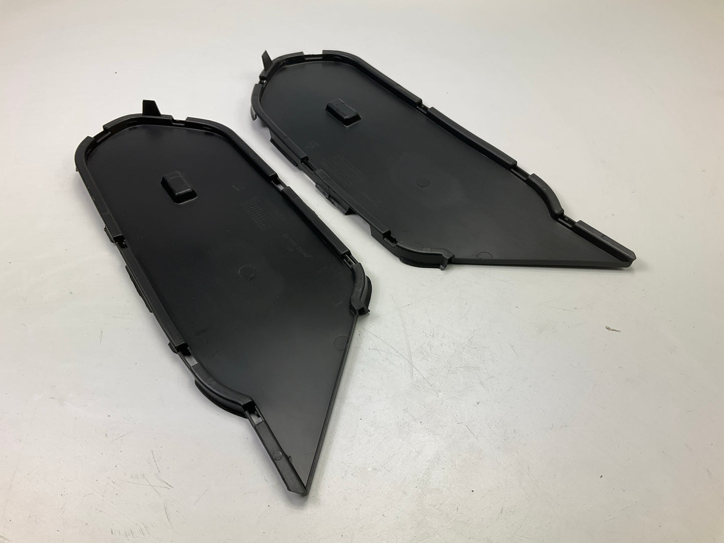 Front Driver And Passenger Side Outer Bumper Cover Grille Inserts 2012 BMW X1