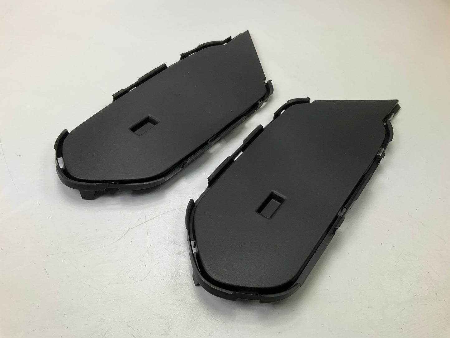 Front Driver And Passenger Side Outer Bumper Cover Grille Inserts 2012 BMW X1