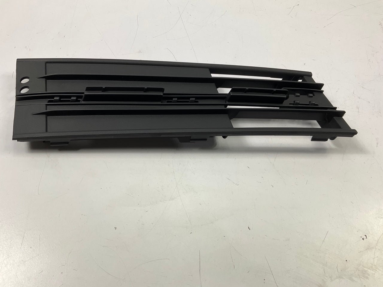 NEW AFTERMARKET Bumper Grille Insert Front Right Fog Light Cover BM1039160