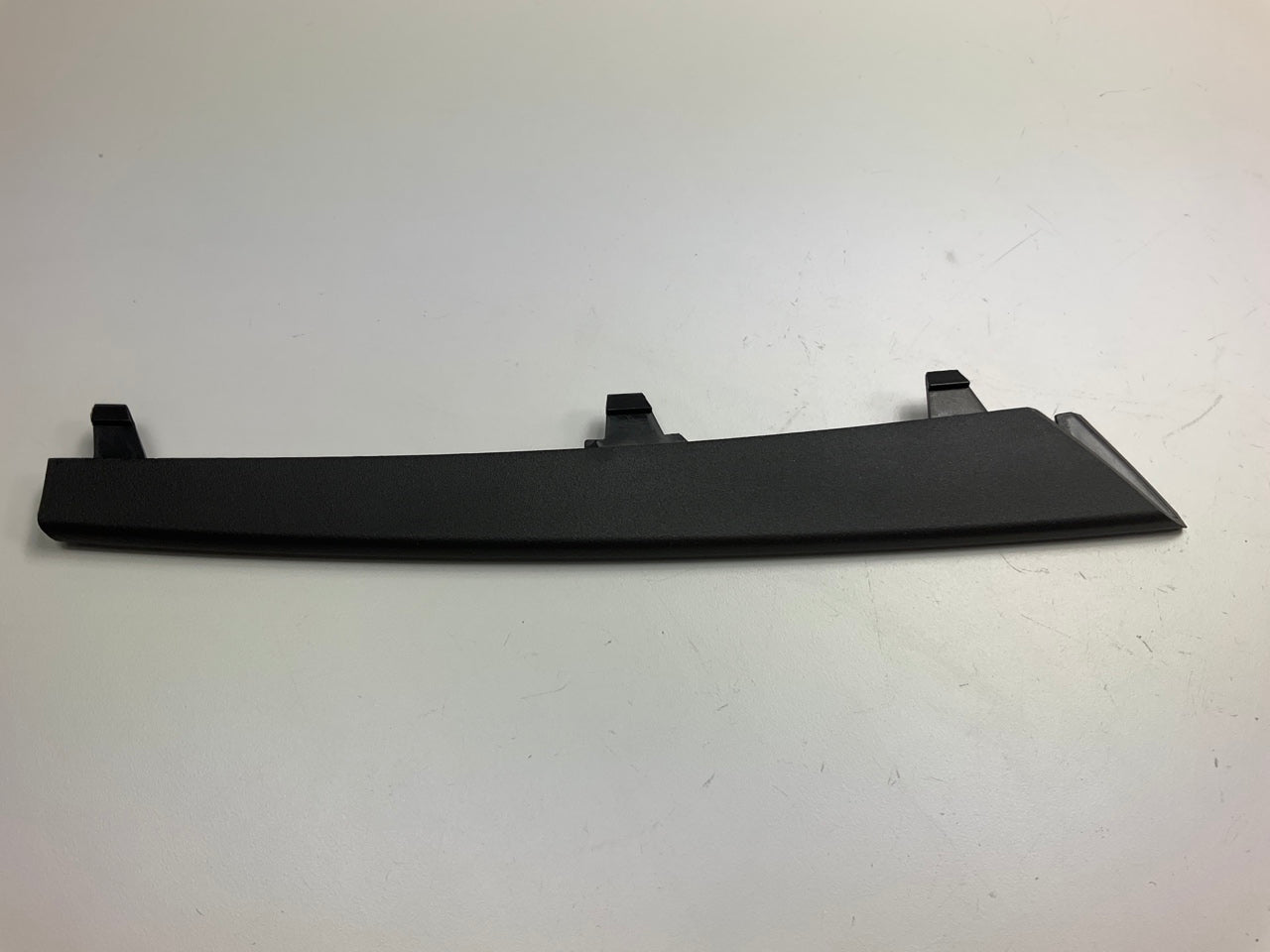 NEW AFTERMARKET Front Right Bumper Trim For 2006-2012 BMW 323i, 06-12 BMW XDrive