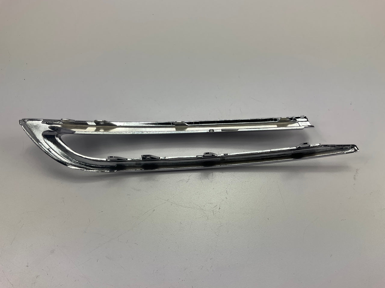 REAR RIGHT Bumper Cover Molding Trim CHROME 14-16 BMW 5 Series W/ Luxury Line