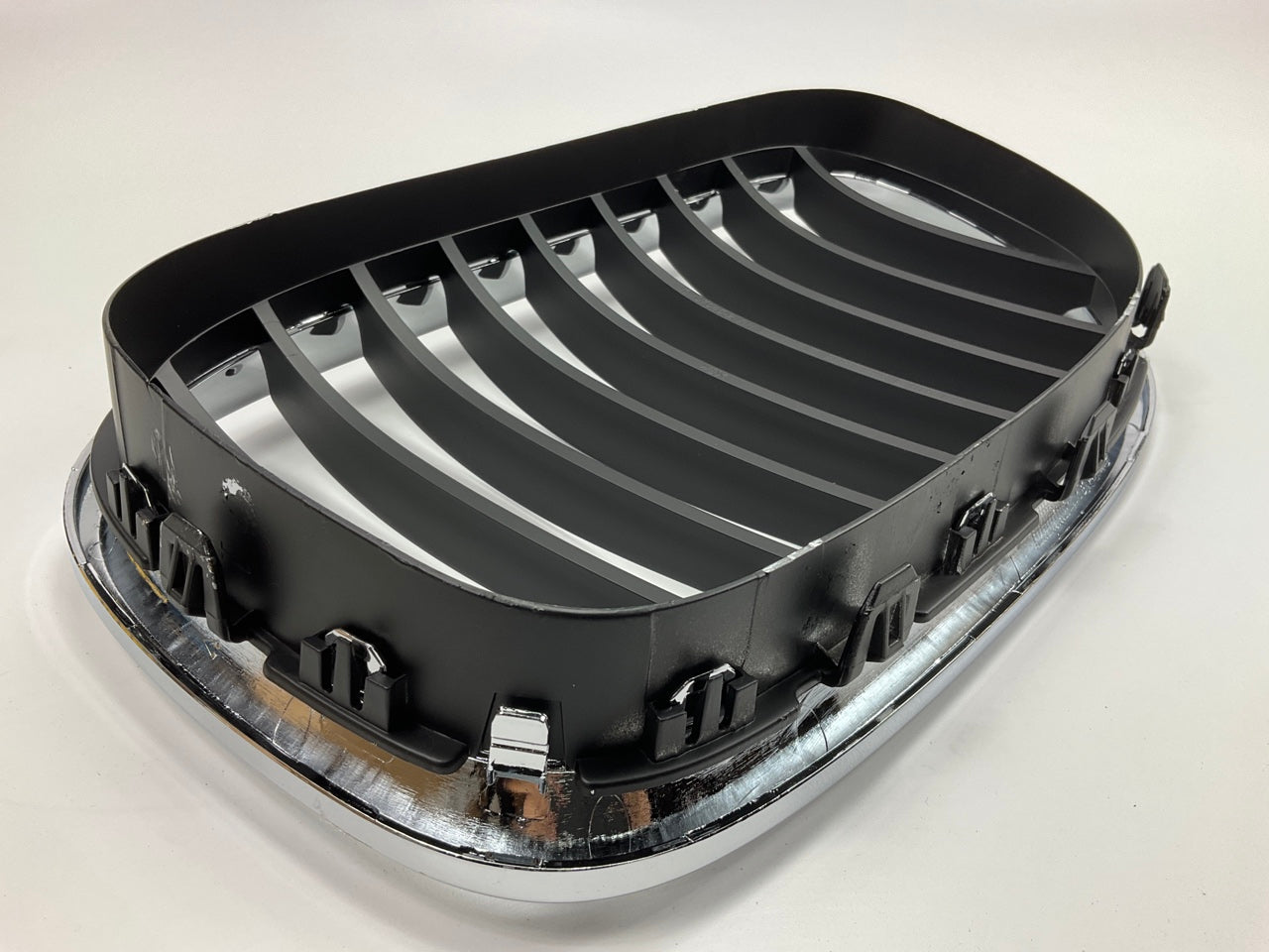 NEW - AFTERMARKET BM1200253 Front Right Passenger Side Grille