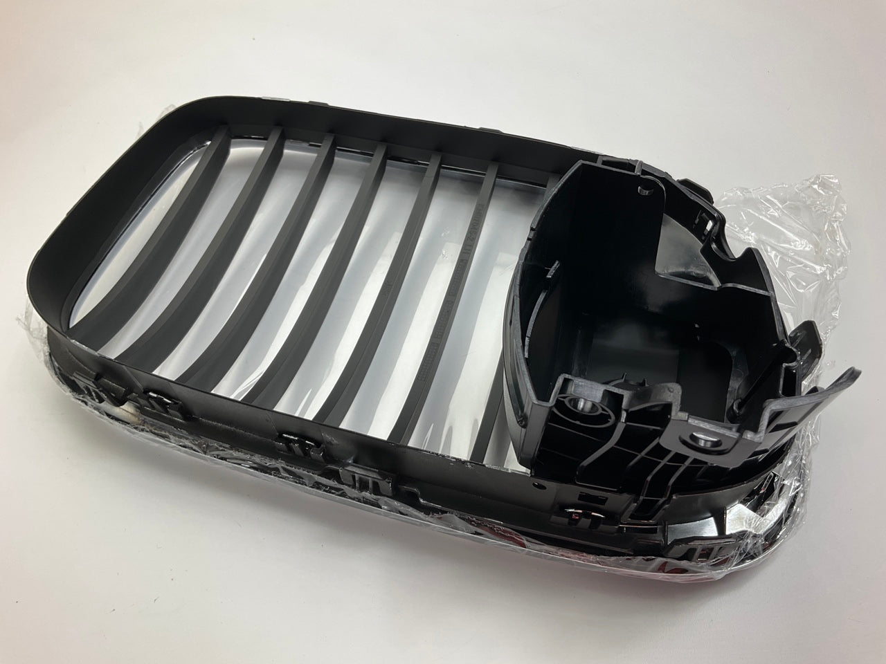 NEW - AFTERMARKET BM1200254 Front Left Driver Side Grille
