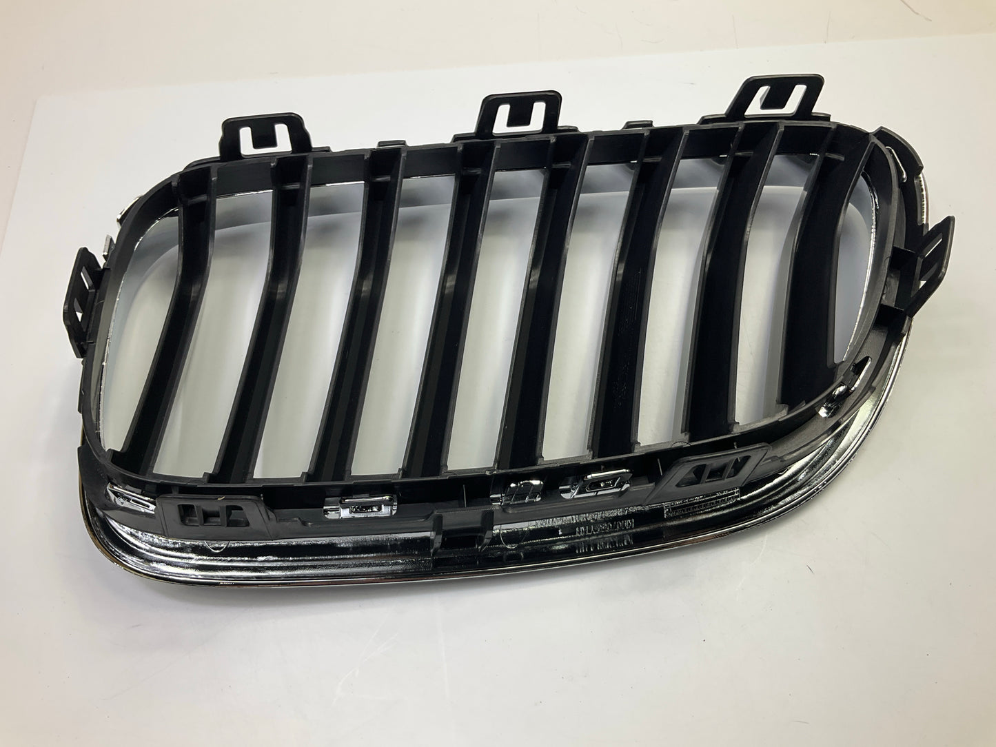 NEW AFTERMARKET Front Right Upper Grille Black Bars BM1200273
