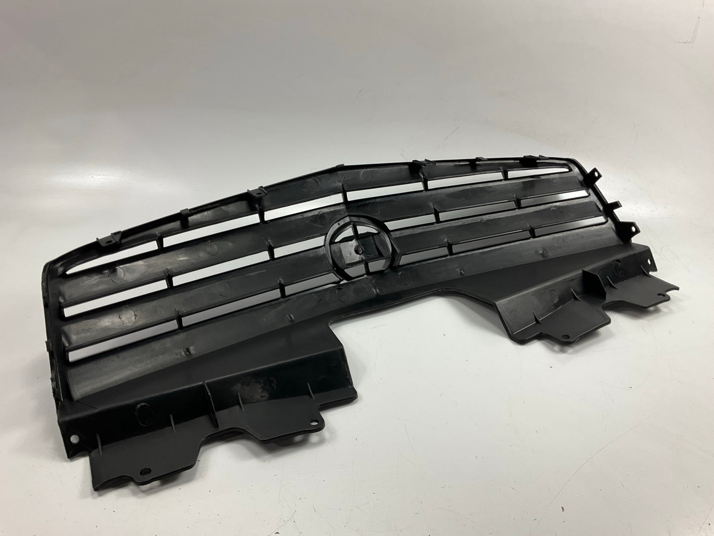 NEW AFTERMARKET CAC2070AA Grille For 2003-2007 Cadillac CTS