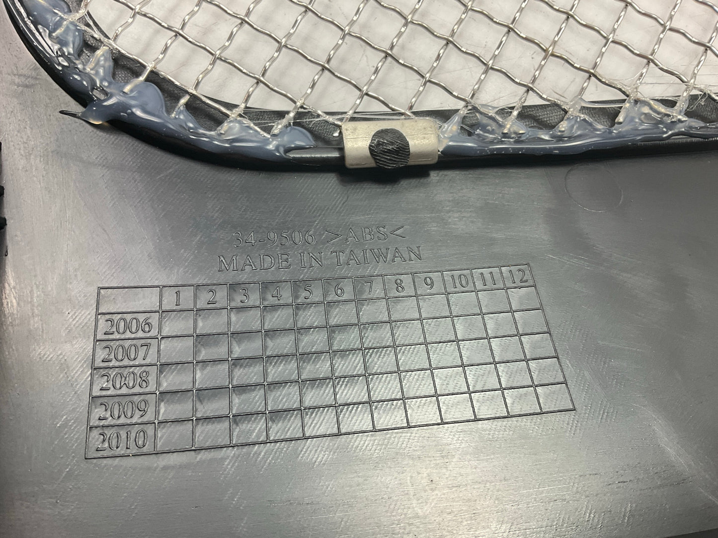 AFTERMARKET Square Wire Frame Mesh Upper Front Grille Black 2002-06 Escalade