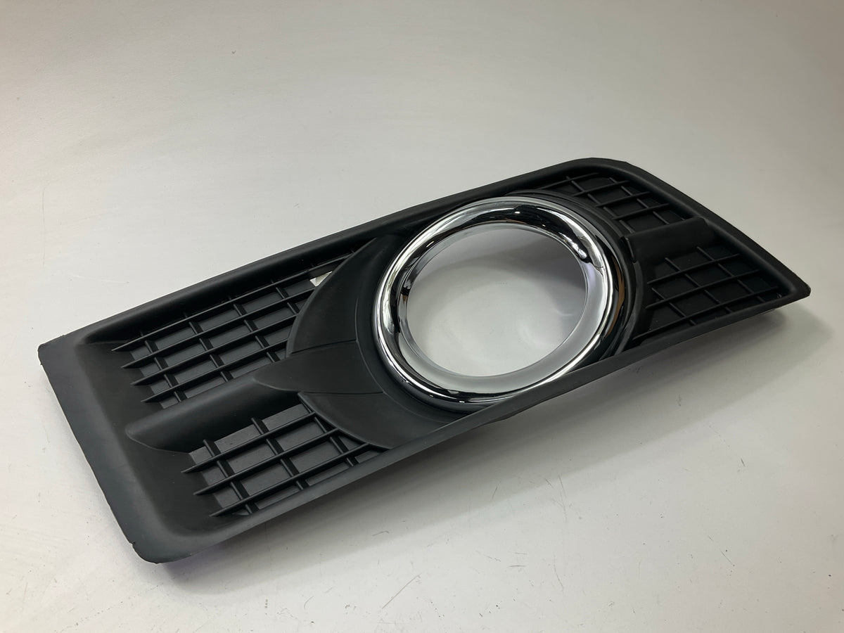 NEW AFTERMARKET Right Passenger Fog Light Lamp Bezel For 2010-2016 Cadillac SRX