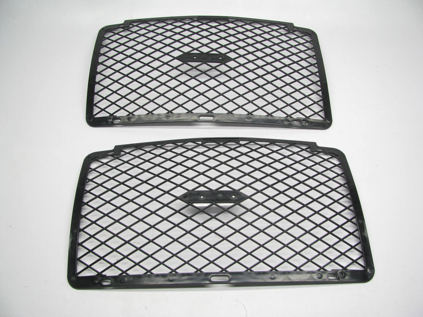 NEW AFTERMARKET Right & Left Front Bumper Grille For 03-05 Dodge Neon CH1036110