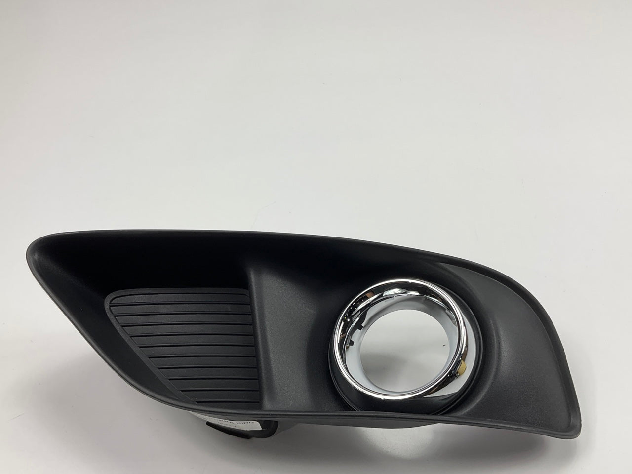 NEW AFTERMARKET Front Left Fog Light Trim Bezel For 2012-2014 Chrysler 300
