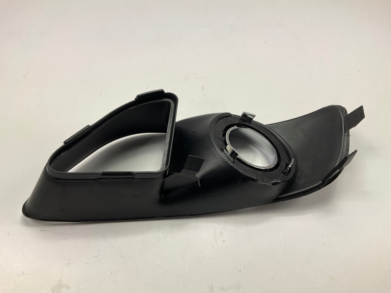 NEW AFTERMARKET Front Left Fog Light Trim Bezel For 2012-2014 Chrysler 300