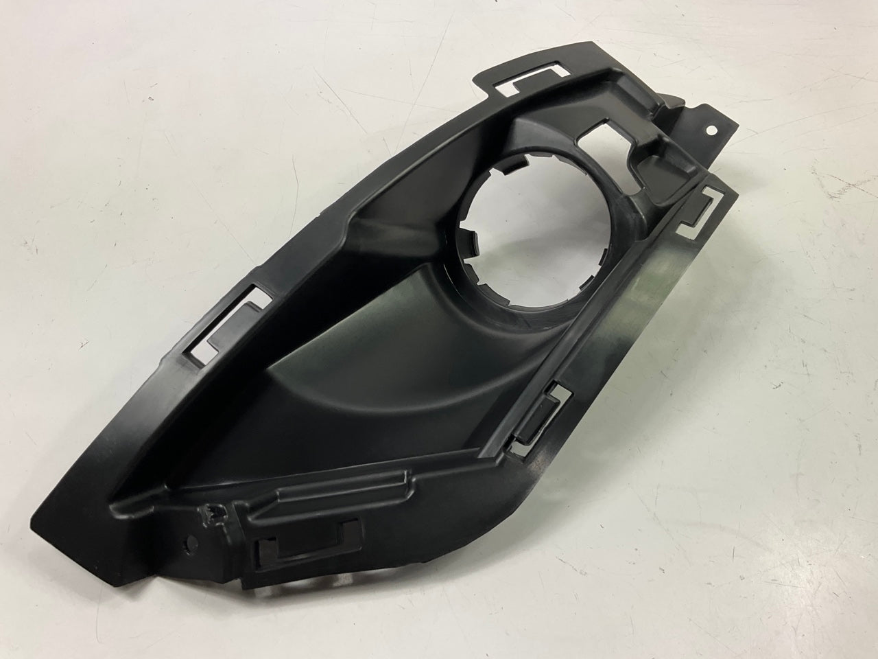 NEW AFTERMARKET CH1038154 Front Left Fog Light Trim Bezel For 15-17 Chrysler 200