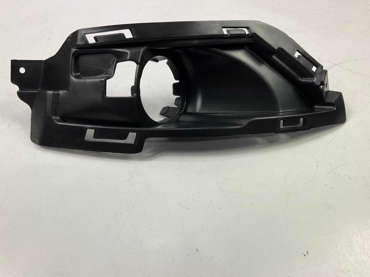 NEW AFTERMARKET CH1038154 Front Left Fog Light Trim Bezel For 15-17 Chrysler 200