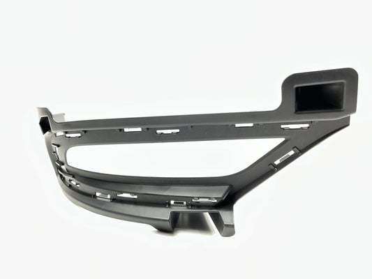 CH1039172 Front Right Passengers Side Fog Light Bezel For 2015-2021 Chrysler 300