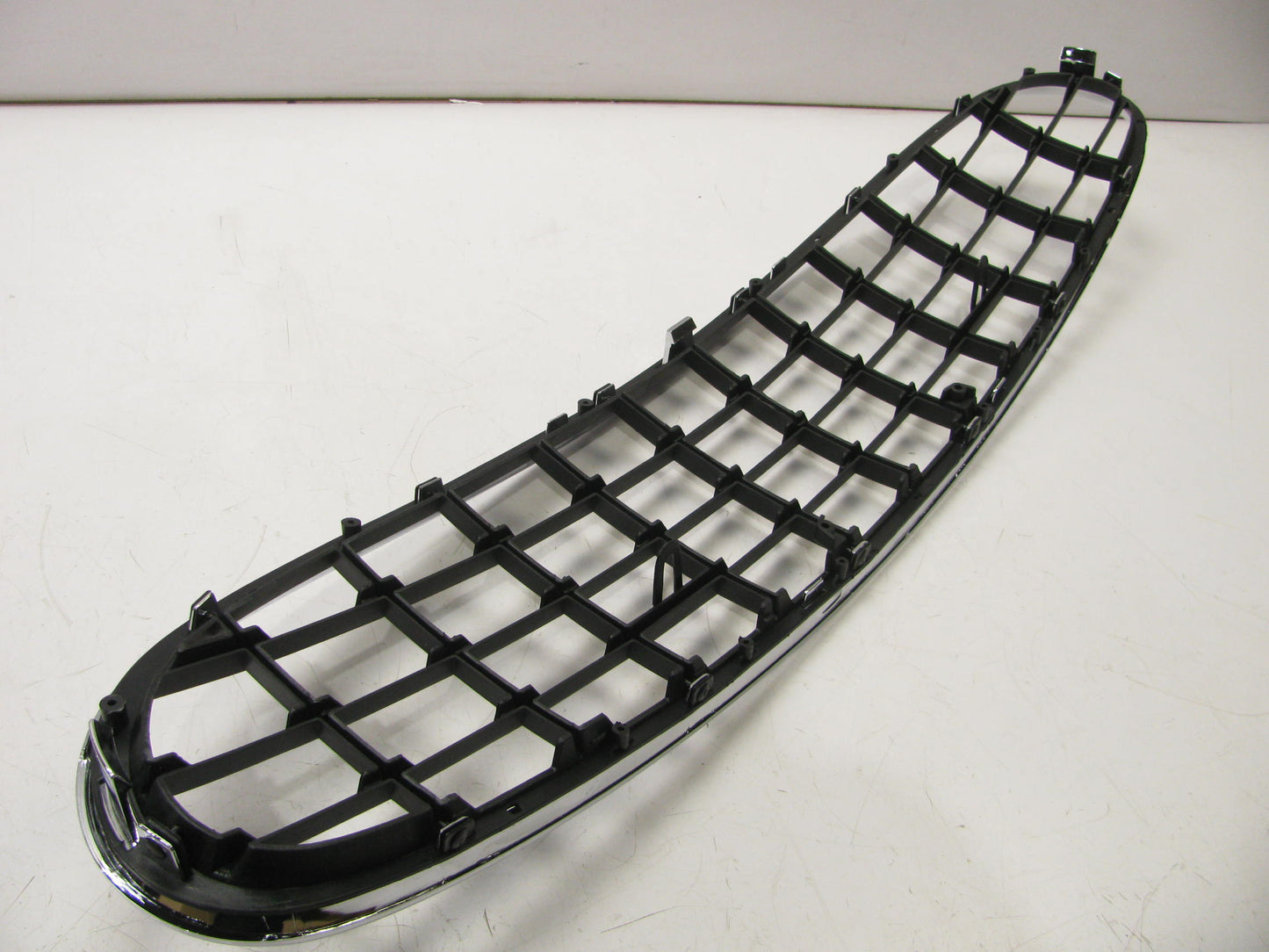 Front Grille Black / Chrome CH1200264 For 2001-2003 Chrysler Sebring