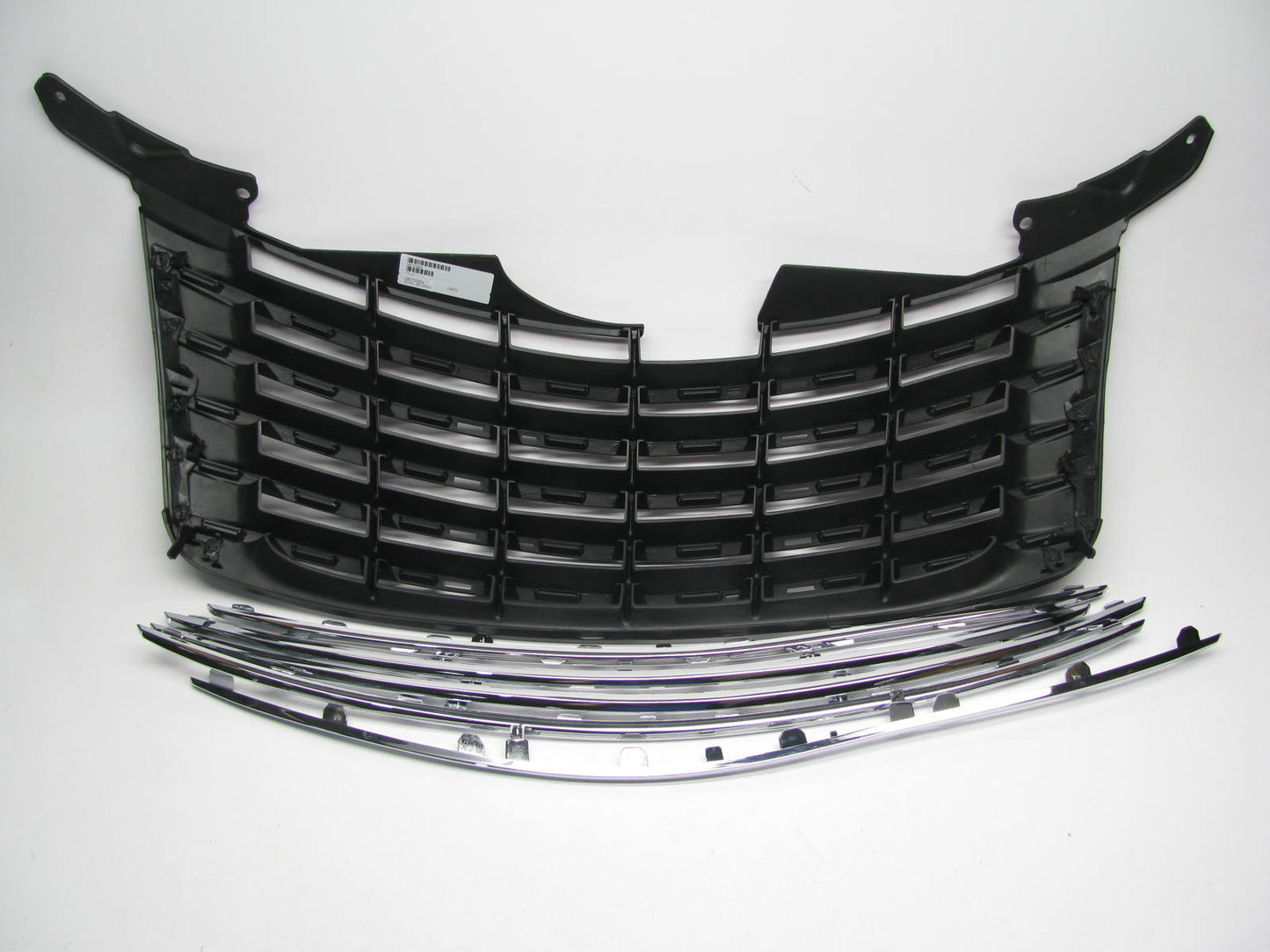 NEW - AFTERMARKET Front Grill Black / Chrome CH1200292 For 2006-2010 PT Cruiser