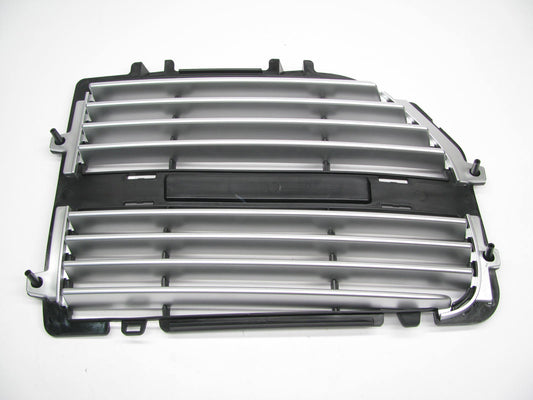 Right Passenger Grille Insert CH1200345 For 2005-2007 Dodge Magnum