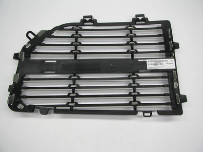 Right Passenger Grille Insert CH1200345 For 2005-2007 Dodge Magnum