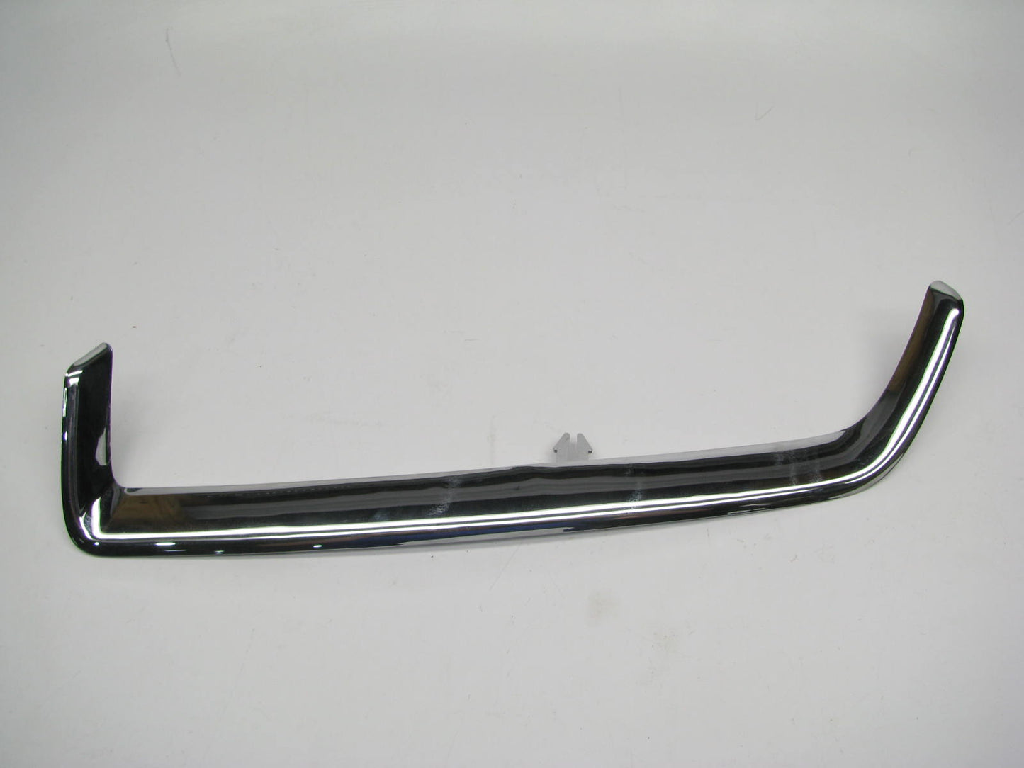 New Driver Side Upper Grille Trim Moulding CH1202101 For 2003-2005 Dodge Neon