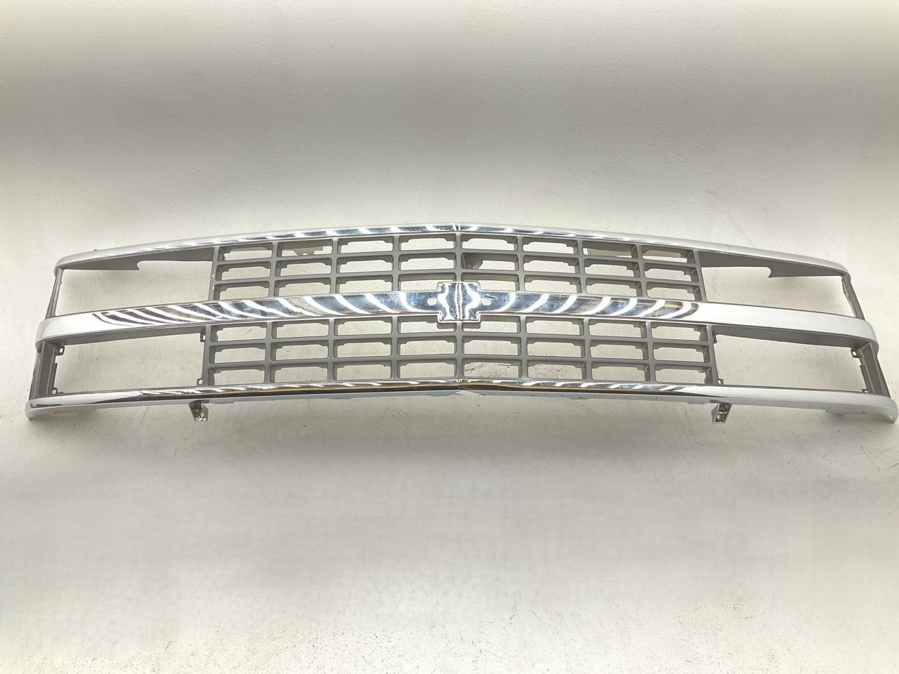 NEW CLG026NB Grille - 1988-1993 Chevy C K 1500 Truck Chrome Shell Dual Headlight