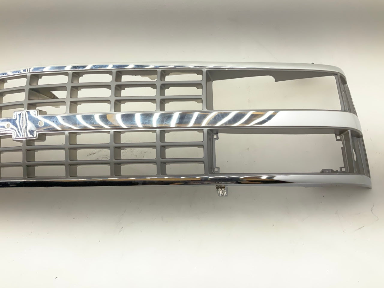 NEW CLG026NB Grille - 1988-1993 Chevy C K 1500 Truck Chrome Shell Dual Headlight