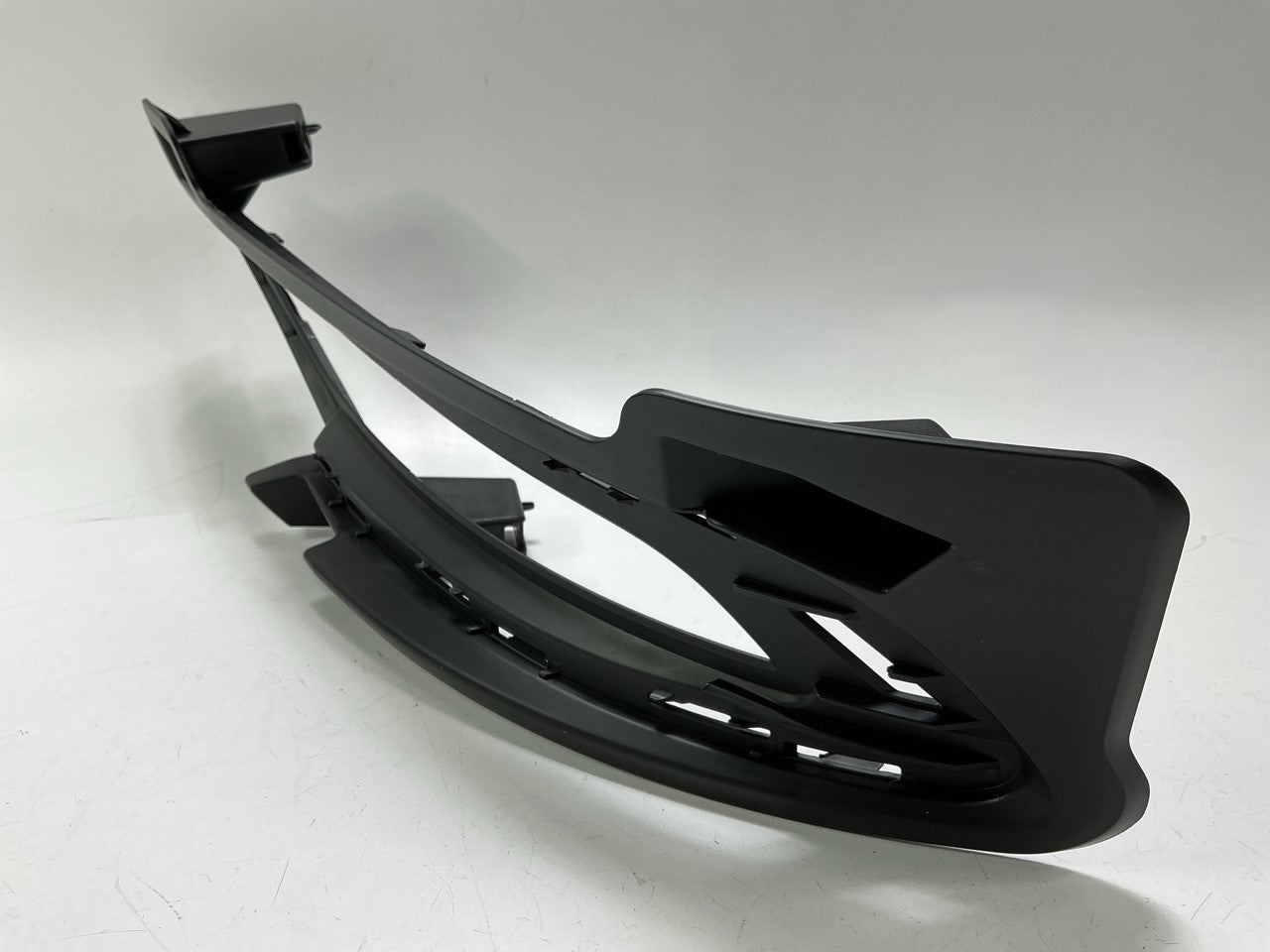 NEW AFTERMARKET Front Left Driver Side Fog Lamp Light Bezel CH1038172
