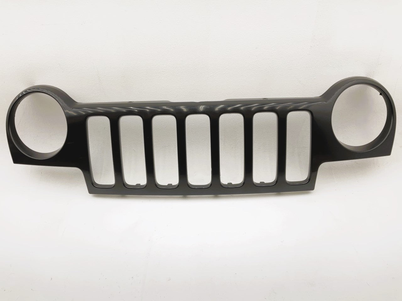 NEW AFTERMARKET CRLB070AA Grille For 2002-2004 Jeep Liberty, Matte Black