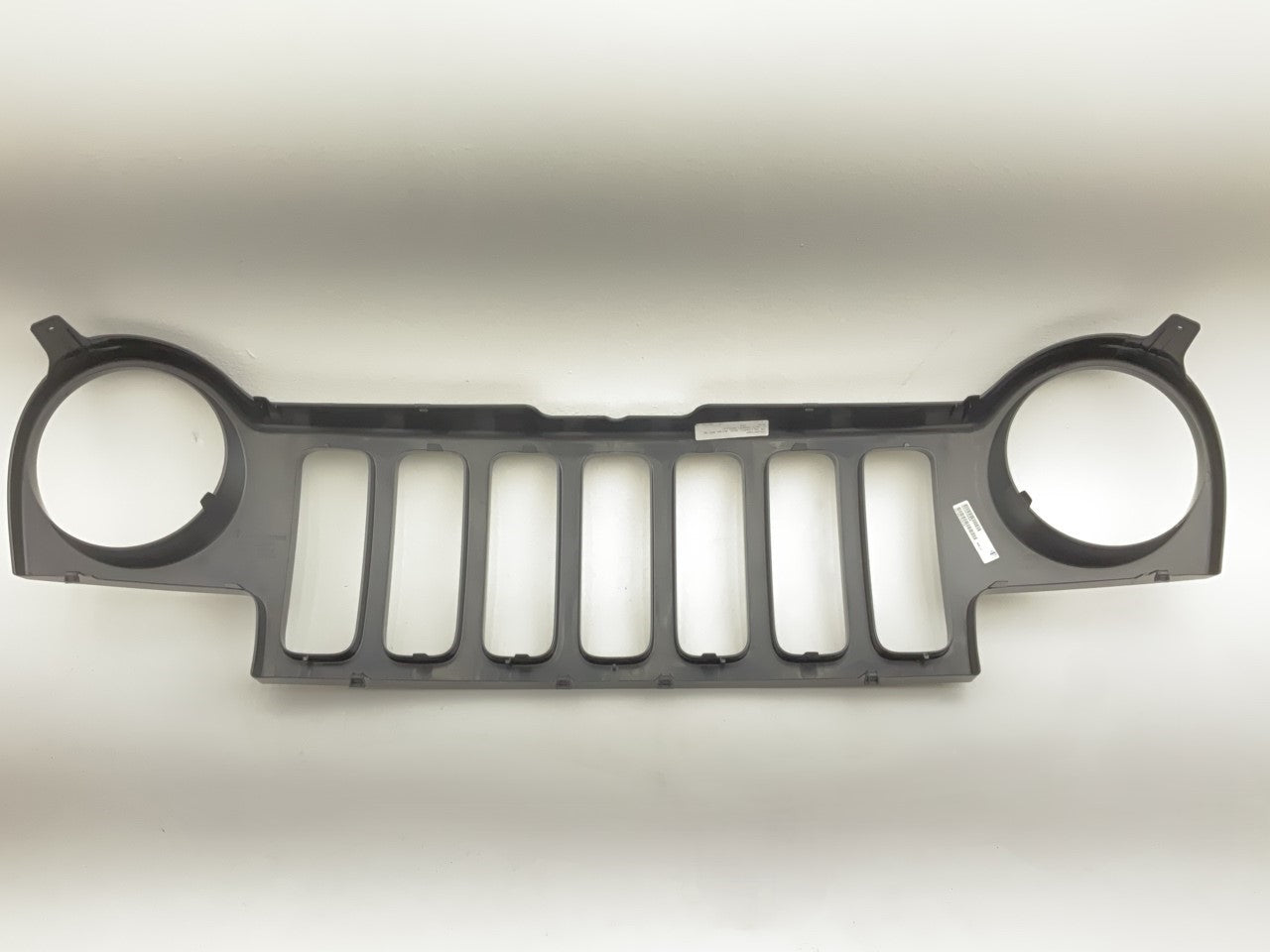 NEW AFTERMARKET CRLB070AA Grille For 2002-2004 Jeep Liberty, Matte Black