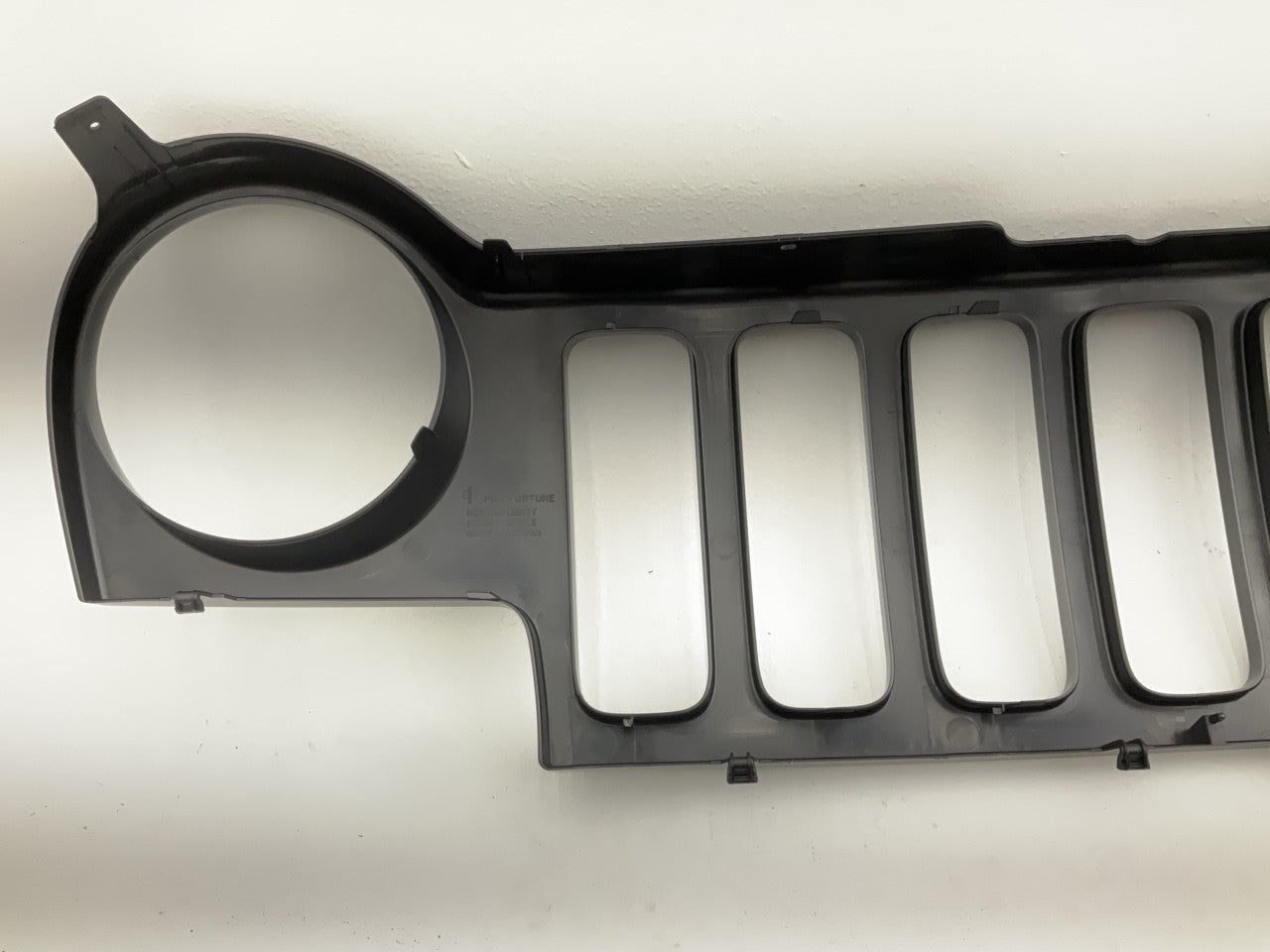 NEW AFTERMARKET CRLB070AA Grille For 2002-2004 Jeep Liberty, Matte Black