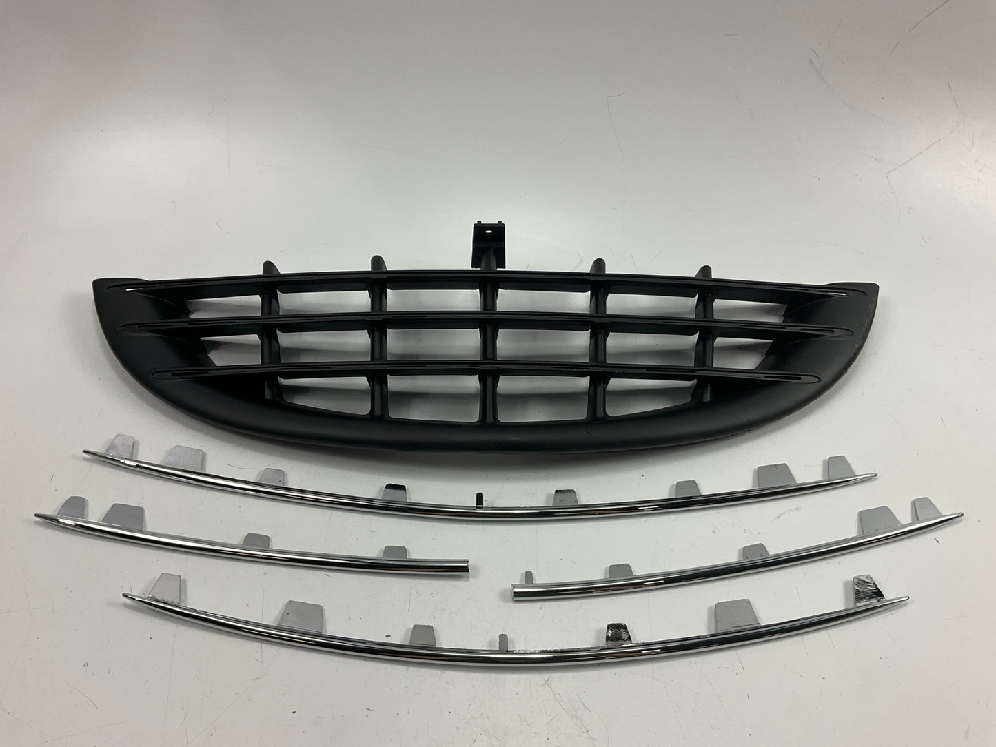NEW AFTERMARKET Front Bumper Lower Grille For 2003-2005 Chrysler PT Cruiser