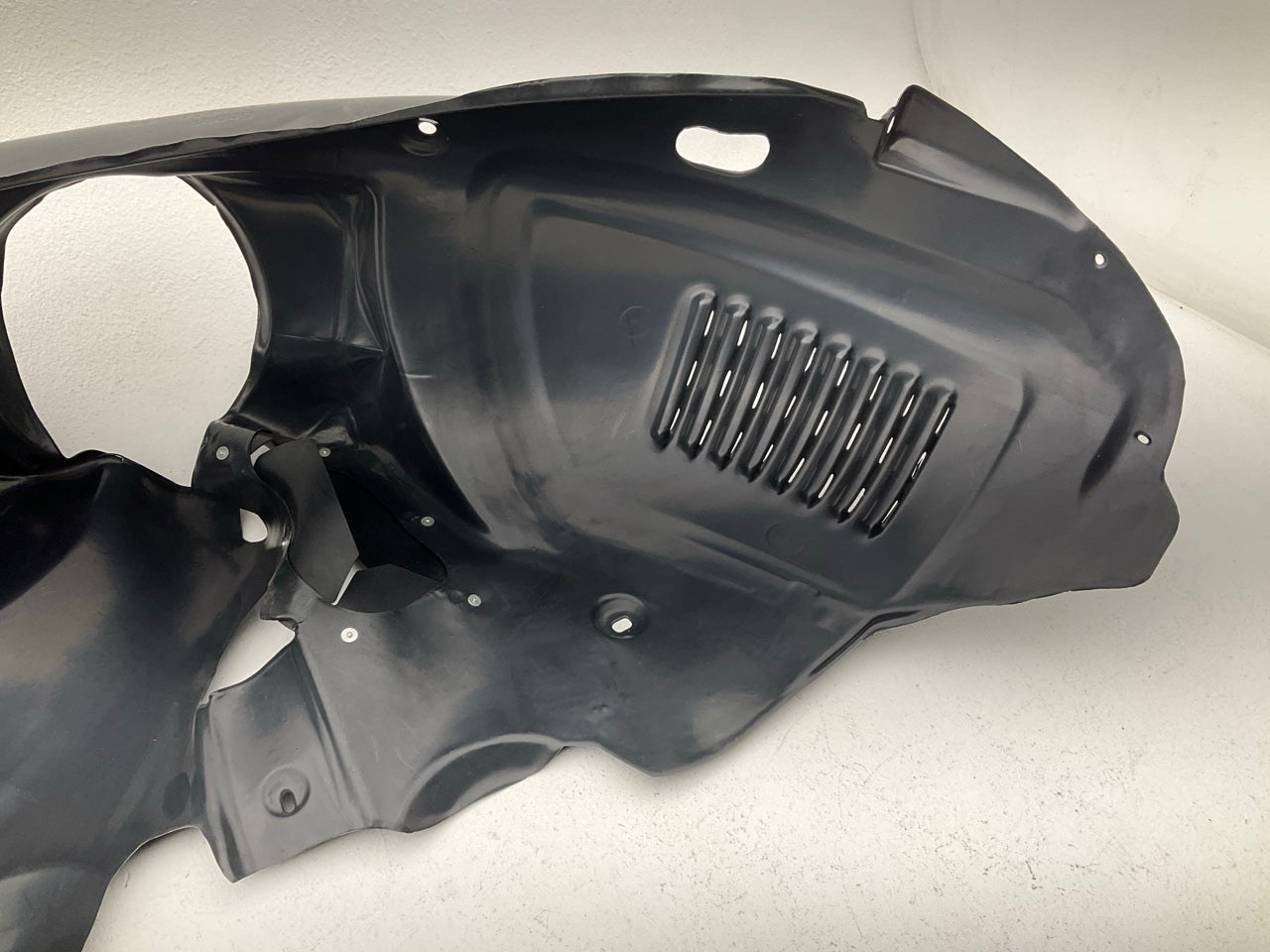 NEW AFTERMARKET - Front Right Splash Shield Fender Liner CH1249121