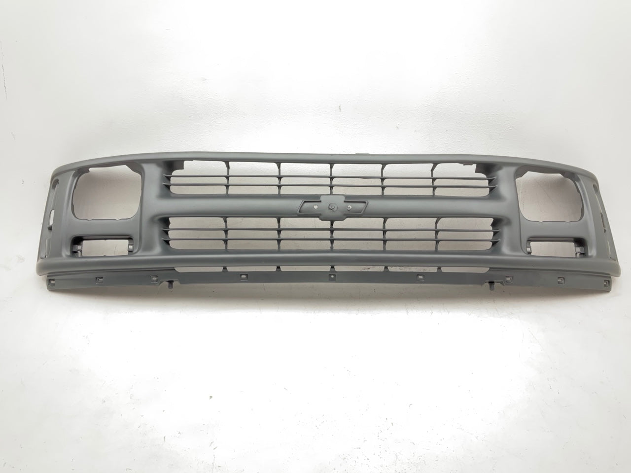 NEW CV07096GA Grille 1996-2002 Chevy Express 1500 2500 3500 Van, Gray Plastic