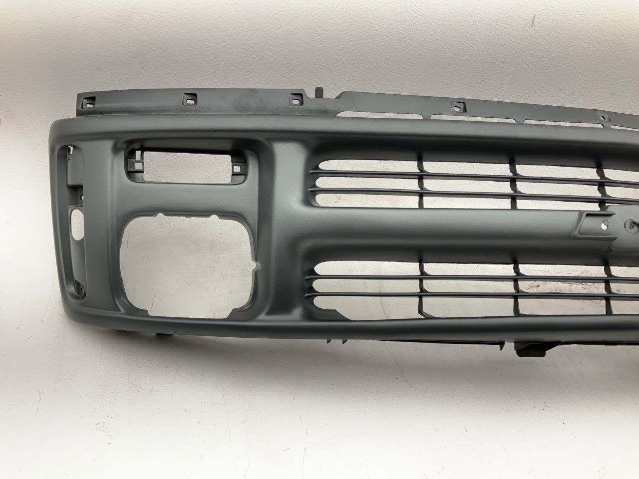 NEW CV07096GA Grille 1996-2002 Chevy Express 1500 2500 3500 Van, Gray Plastic