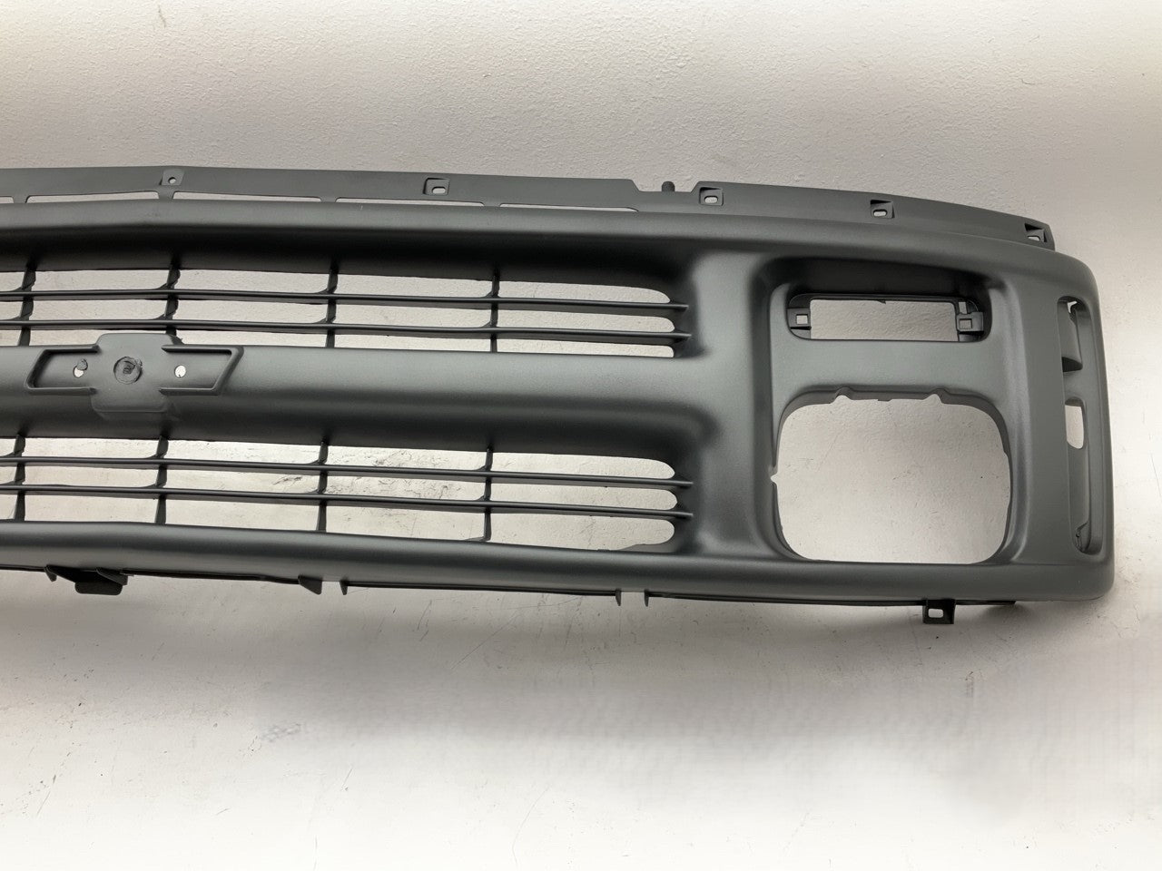 NEW CV07096GA Grille 1996-2002 Chevy Express 1500 2500 3500 Van, Gray Plastic