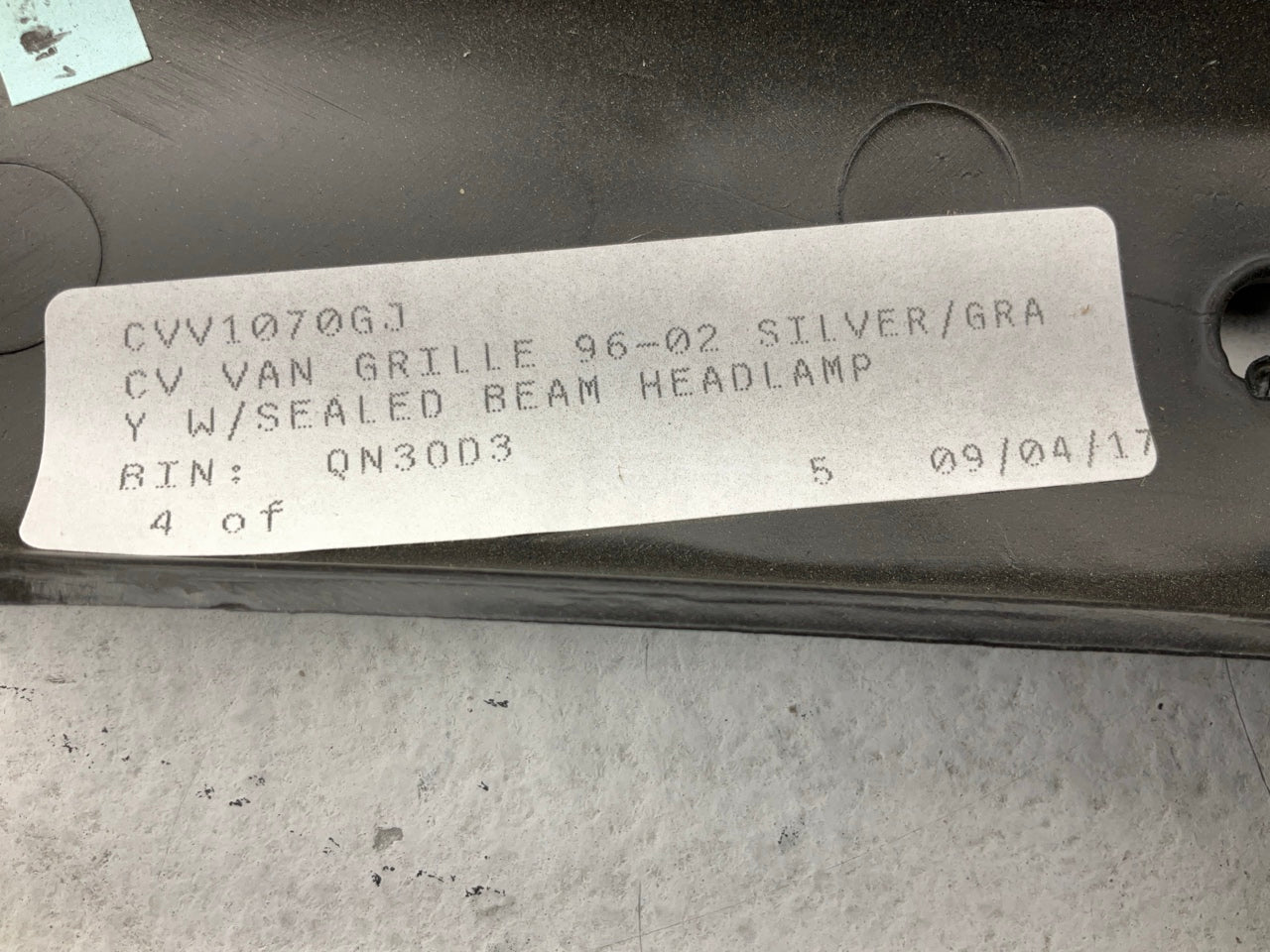 NEW CV07096GA Grille 1996-2002 Chevy Express 1500 2500 3500 Van, Gray Plastic