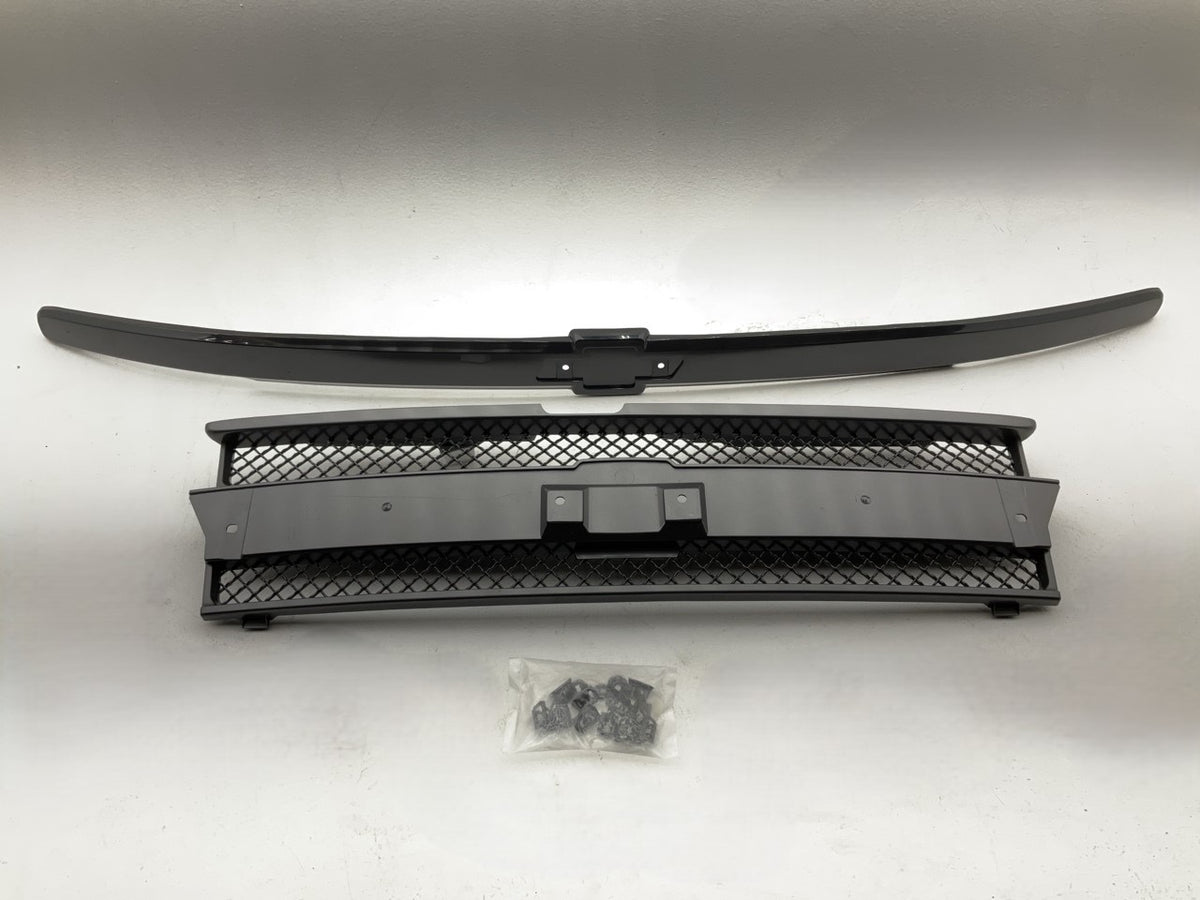 AFTERMARKET Diamond Mesh Grille Shell W/ Badge Slot 2002-05 Trailblazer - Black