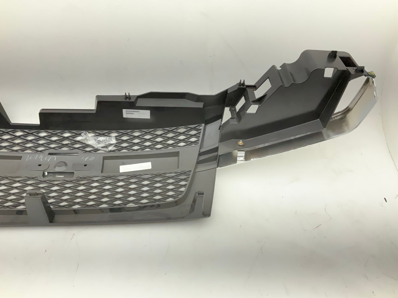 CV07145GAP Dark Gray Grille W/ Chrome Molding Bar - 04-12 Chevy Colorado Pickup