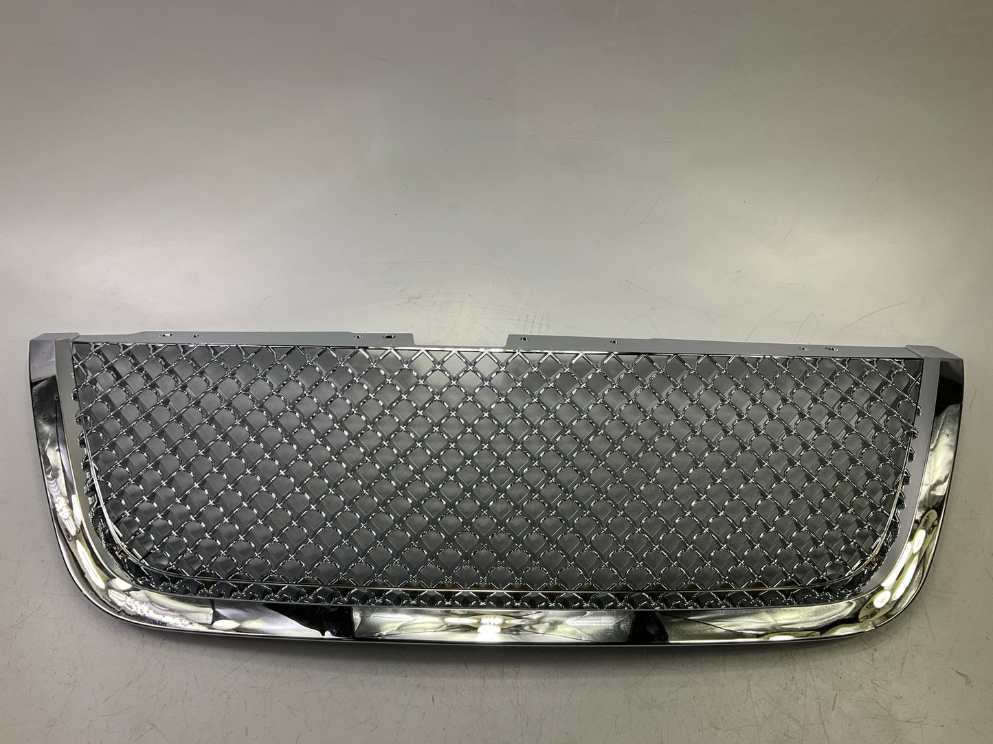 AFTERMARKET - CVAC070AA Chrome Grille Bentley Style 2007-09 GMC Acadia