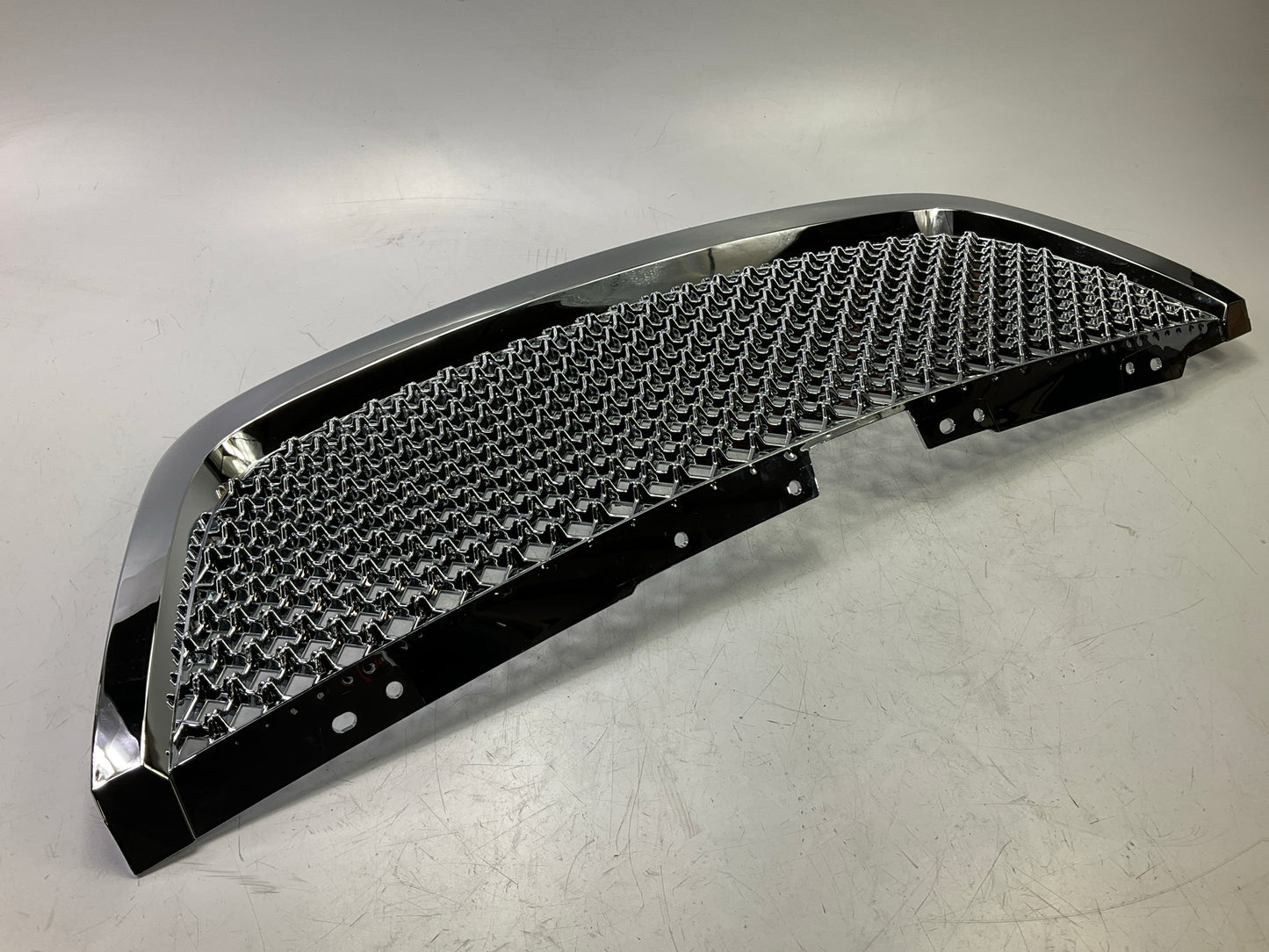 AFTERMARKET - CVAC070AA Chrome Grille Bentley Style 2007-09 GMC Acadia