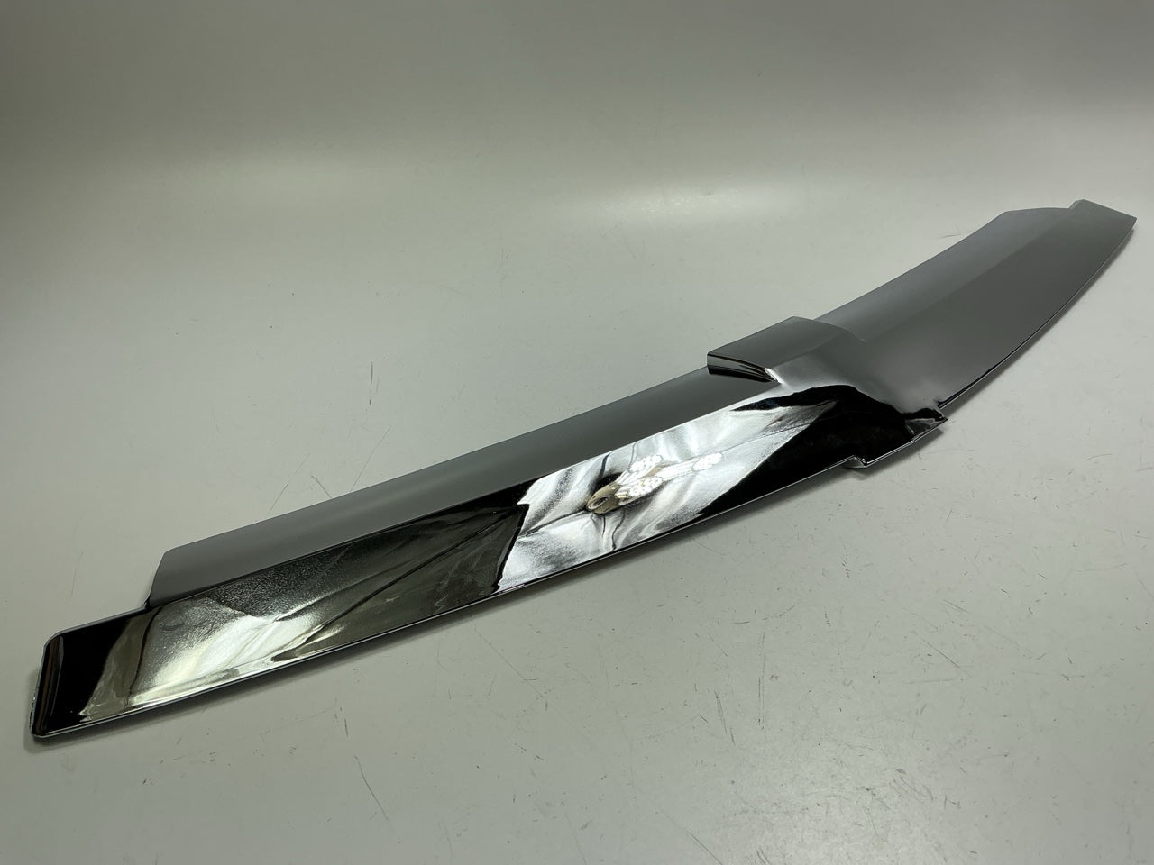 NEW AFTERMARKET Front Bumper Chrome Moulding 2003-05 Chevy Cavalier, 12335674
