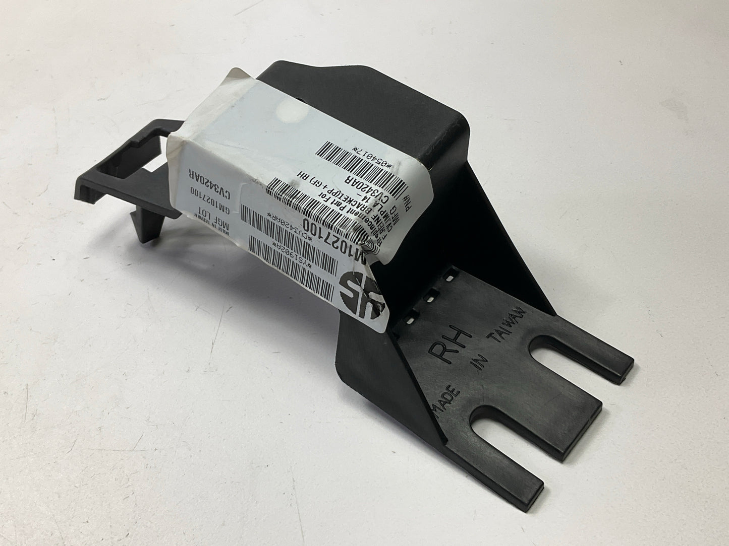 AFTERMARKET Front Right Bumper Cover Bracket 2014-20 Chevy Impala - GM1027100