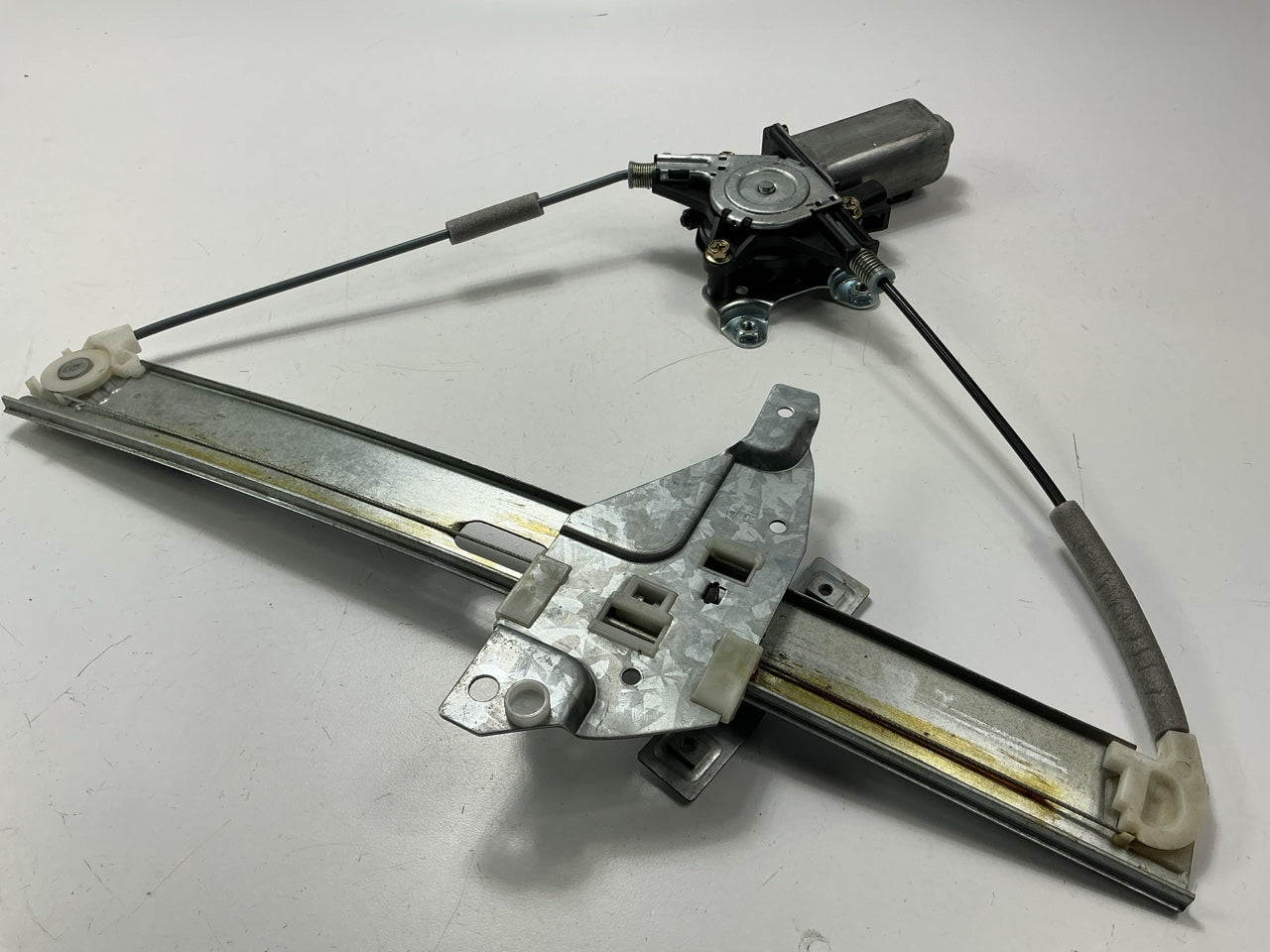 CVI1084AR Front Right Window Regulator & Motor 00-05 Chevy Impala - AFTERMARKET