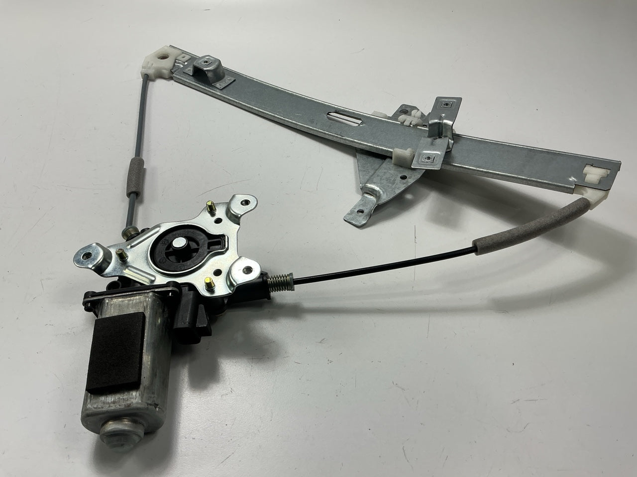 CVI1084AR Front Right Window Regulator & Motor 00-05 Chevy Impala - AFTERMARKET
