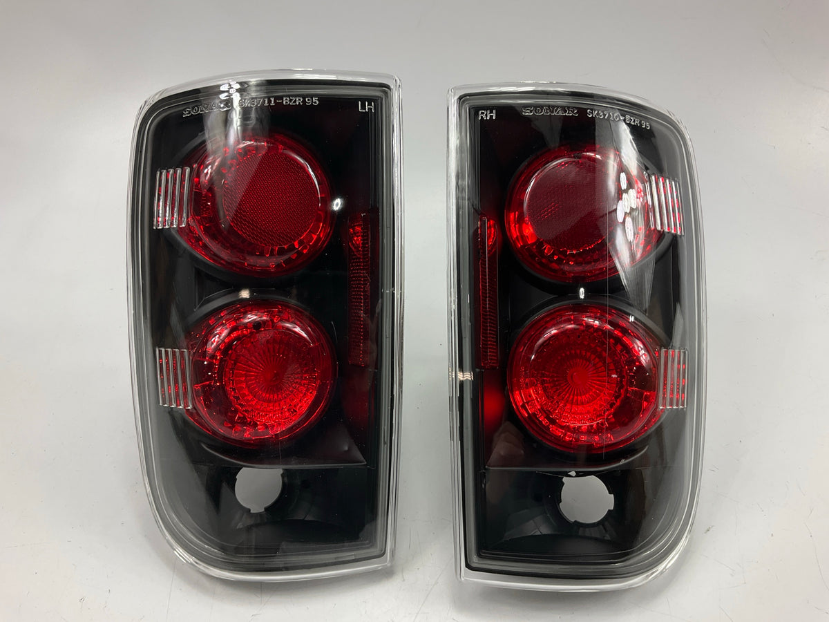 NEW AFTERMARKET Tail Light Lamp Housing For 1995-05 Chevy Blazer, Jimmy