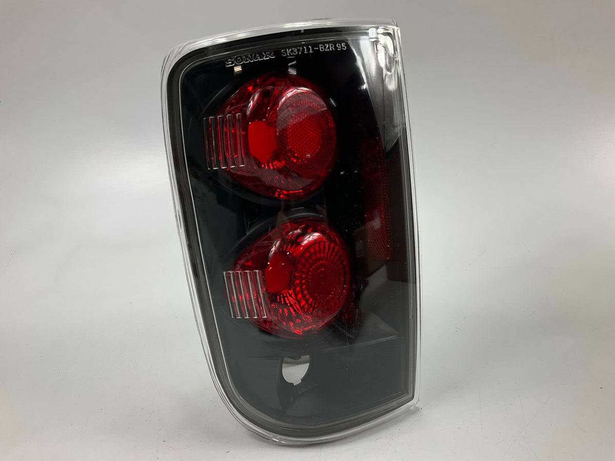 NEW AFTERMARKET Tail Light Lamp Housing For 1995-05 Chevy Blazer, Jimmy