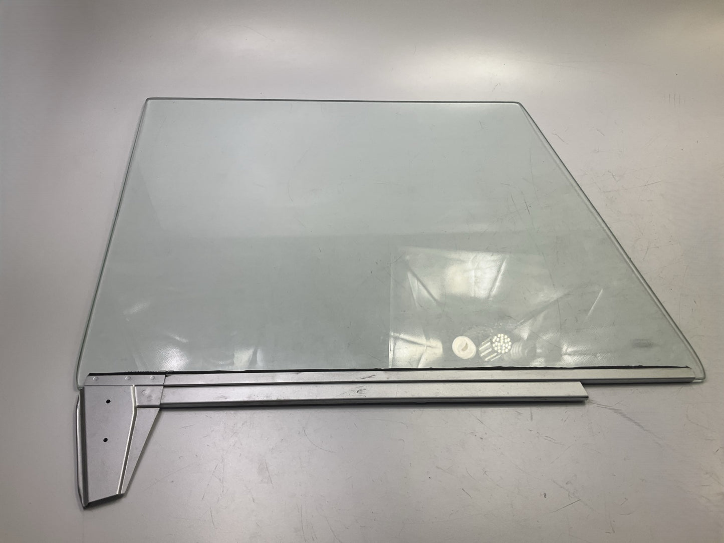NEW AFTERMARKET CVSU08GAR Front Right Glass 1970-1972 C10 C20 K10 K20 Suburban