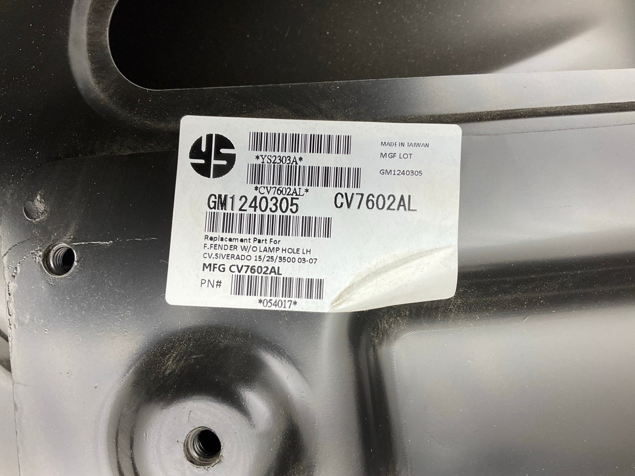 SCRATCHED - AFTERMARKET CVT1001RL Front Left Driver Fender Replaces # 88944420