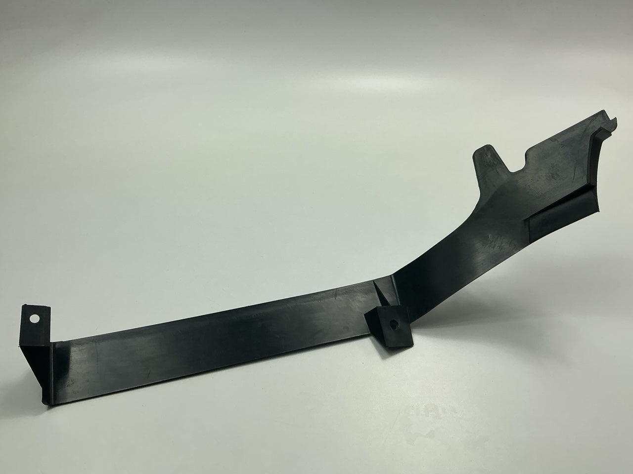 NEW - AFTERMARKET CVT1006LR Front Right Bumper To Body Filler Trim Panel