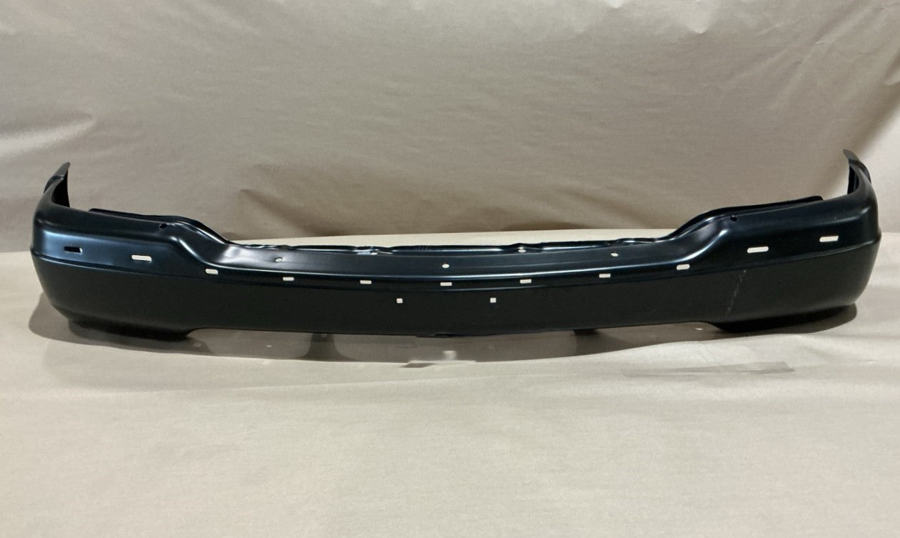 CVT1008QB Front Bumper 99-02 GMC Sierra 1500, 01-02 Sierra 2500 HD Painted Black