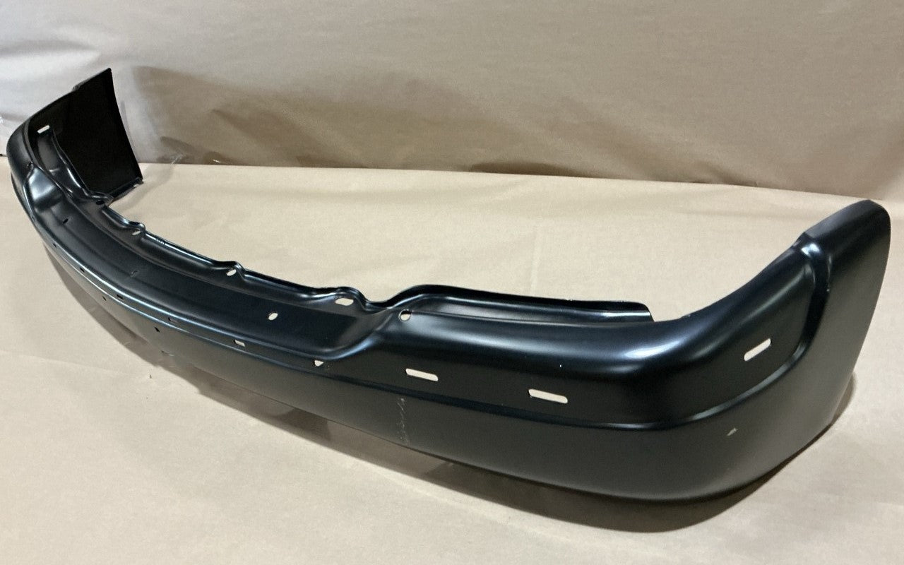 CVT1008QB Front Bumper 99-02 GMC Sierra 1500, 01-02 Sierra 2500 HD Painted Black